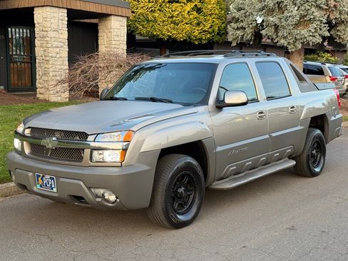 Used 2002 Chevrolet Avalanche 1500 4dr 1500 w/ Off-Road Suspension Pkg image 1