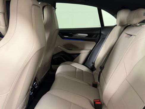 New 2026 Porsche Macan Electric image 29