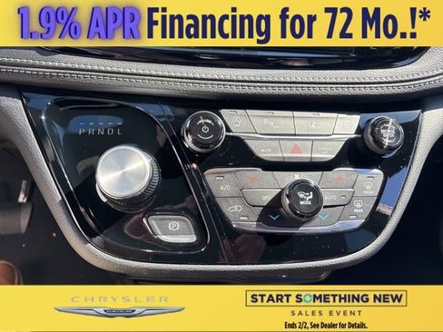 New 2026 Chrysler Pacifica Select image 10