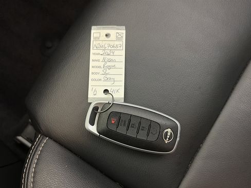 Certified 2024 Nissan Rogue SL image 33
