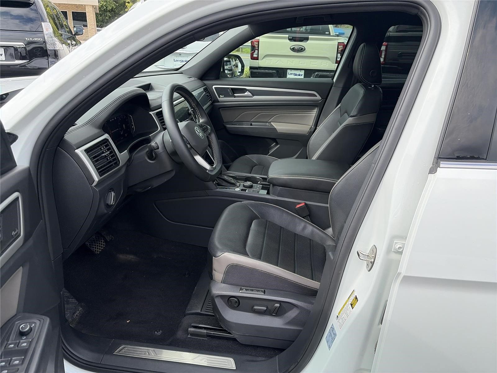 Used 2021 Volkswagen Atlas Cross Sport SEL Premium AWD/4WD image 11