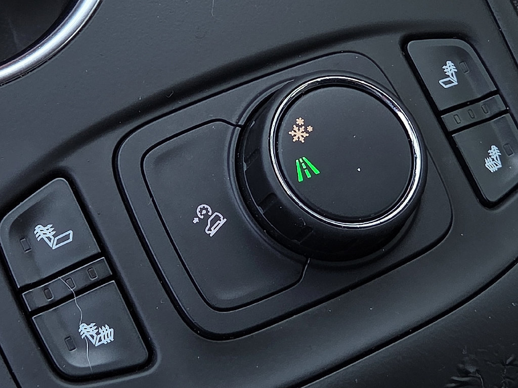 Used 2018 GMC Terrain SLE w/ Driver Convenience Package FWD image 14