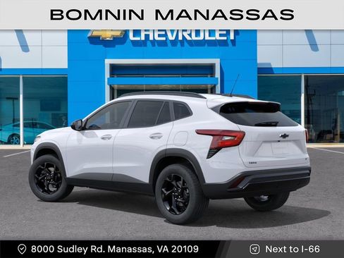 New 2026 Chevrolet Trax LT w/ Midnight Edition FWD image 4