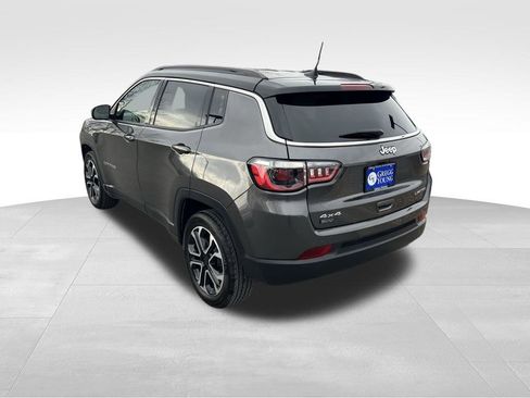 Used 2022 Jeep Compass Limited image 4