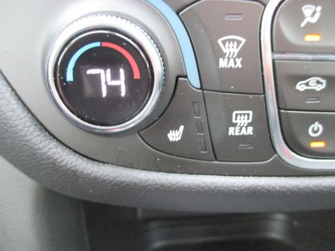 Used 2023 Chevrolet Equinox LT image 21