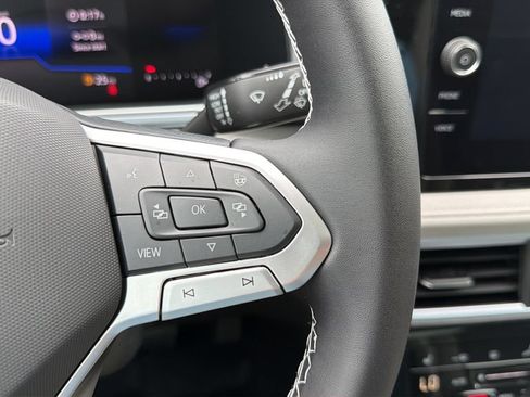 New 2026 Volkswagen Taos SE FWD image 23