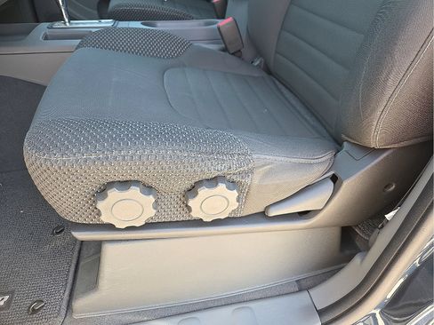 Used 2019 Nissan Frontier Desert Runner RWD image 14