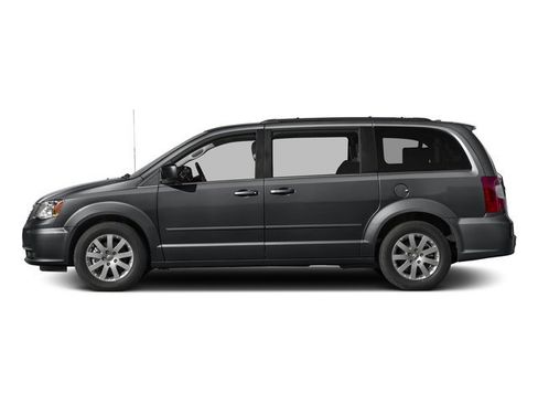 Used 2016 Chrysler Town & Country Touring image 3