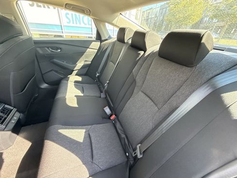 Used 2025 Honda Accord SE image 9