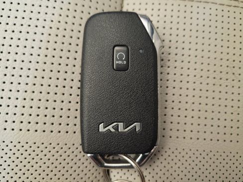 Used 2022 Kia Telluride EX w/ EX Premium Package image 32