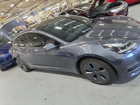 Used 2022 Tesla Model 3 Long Range AWD/4WD image 3