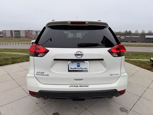 Used 2017 Nissan Rogue SV image 4