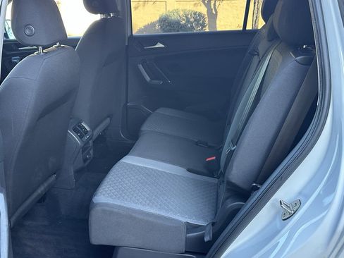 Used 2018 Volkswagen Tiguan S image 14