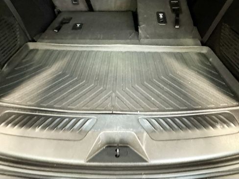 Used 2025 Chevrolet Tahoe LS image 21