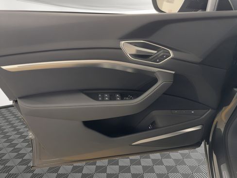 Used 2023 Audi e-tron Premium Plus w/ Premium Plus Package image 14