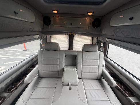 Used 2010 Chevrolet Express 2500 Extended w/ Preferred Equipment Group image 20