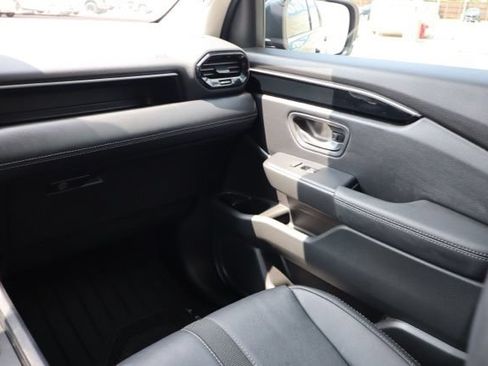 Used 2025 Honda Pilot Touring image 13