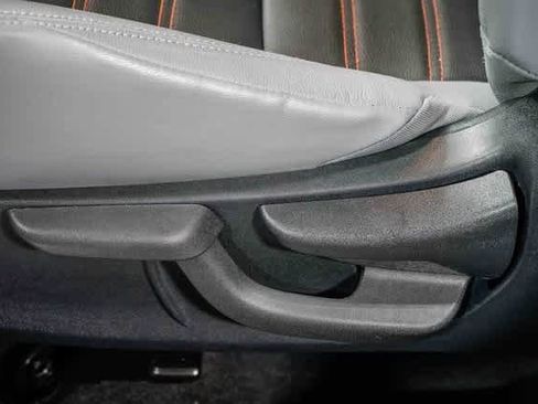 Used 2021 Nissan Kicks SR w/ SR Premium Package image 19