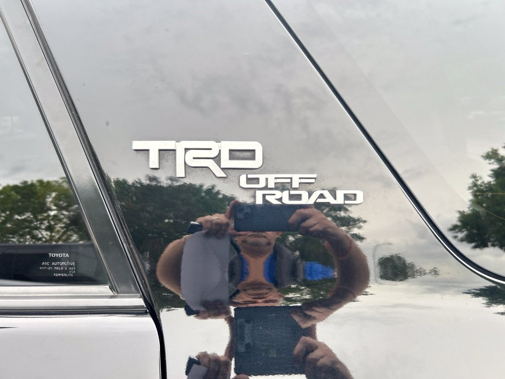 Used 2018 Toyota 4Runner TRD Off-Road Premium AWD/4WD image 3