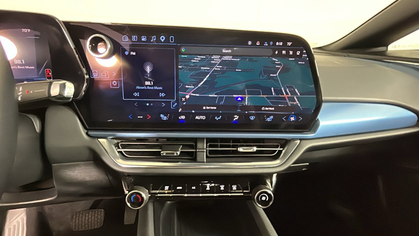 Used 2024 Chevrolet Equinox EV LT FWD image 26