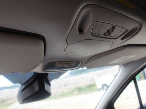 Used 2021 Ford Transit Connect XLT image 18