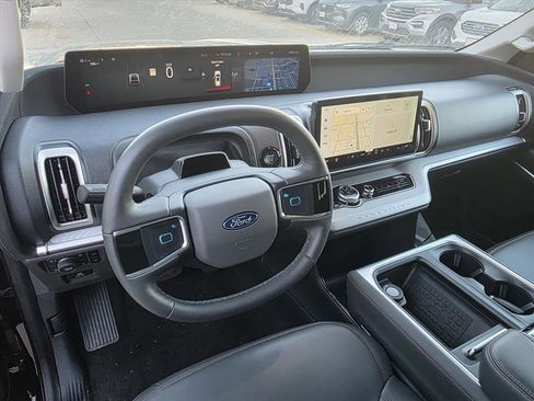 Used 2025 Ford Expedition Max Active image 11