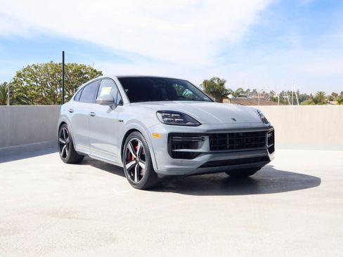 New 2026 Porsche Cayenne Turbo image 7