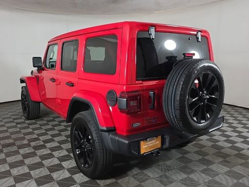 Used 2025 Jeep Wrangler Unlimited Sahara w/ Safety Group AWD/4WD image 8