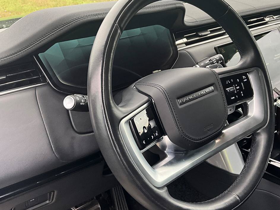 Used 2023 Land Rover Range Rover Long Wheelbase SE AWD/4WD image 23