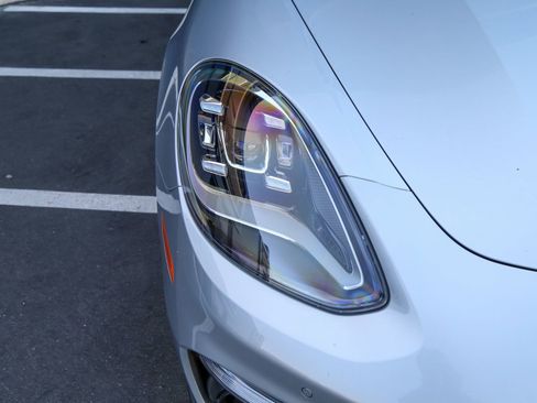 Certified 2023 Porsche Panamera RWD image 12