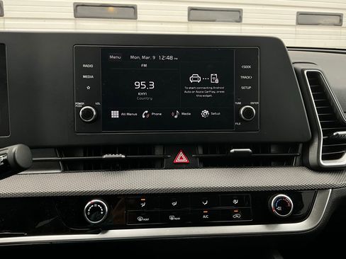 Used 2025 Kia Sportage LX image 24