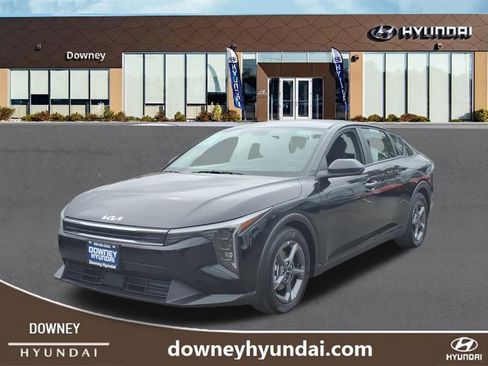 Used 2025 Kia K4 FWD image 1