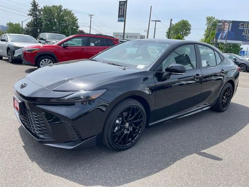 New 2026 Toyota Camry SE AWD/4WD image 4