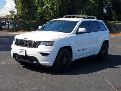 Used 2021 Jeep Grand Cherokee Laredo X RWD image 3