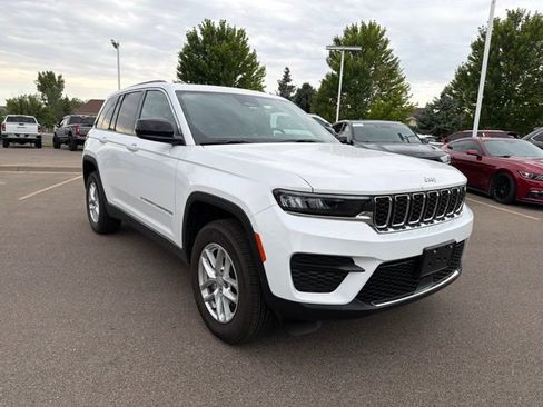 Used 2025 Jeep Grand Cherokee Laredo X w/ Luxury Tech Group I AWD/4WD image 9