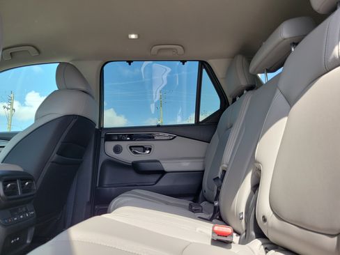 Certified 2024 Honda Pilot EX-L image 11