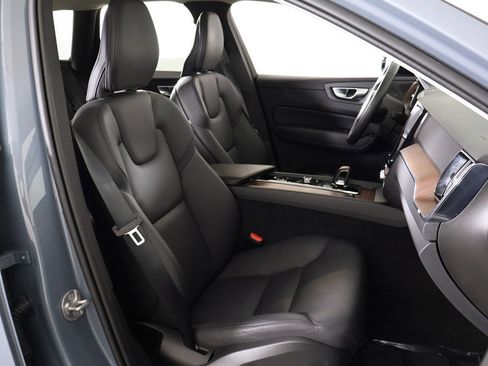 Used 2024 Volvo XC60 B5 Plus image 35