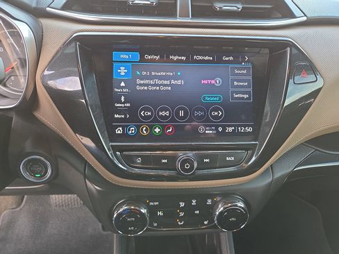 Used 2021 Chevrolet TrailBlazer ACTIV w/ Technology Package image 25