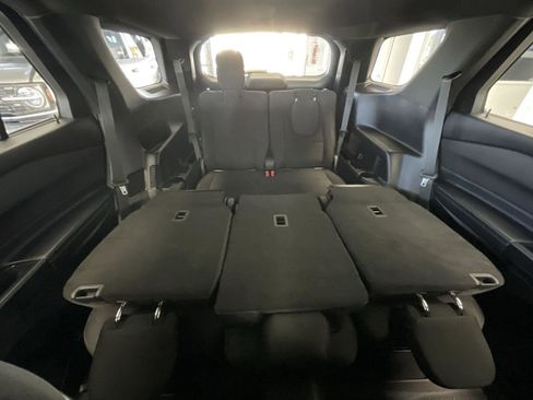 Used 2020 Ford Explorer XLT image 28