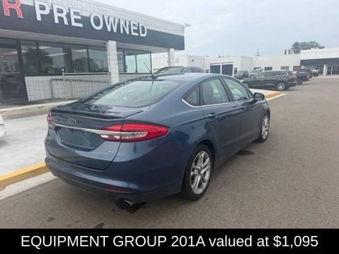 Used 2018 Ford Fusion SE w/ Equipment Group 201A FWD image 4