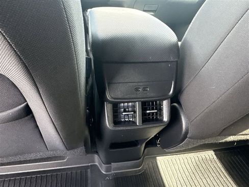 Used 2025 Chevrolet Equinox LT AWD/4WD image 21