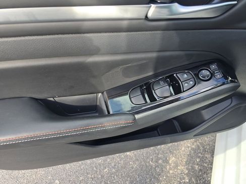 Used 2024 Nissan Altima 2.5 SR w/ SR Premium Package image 17