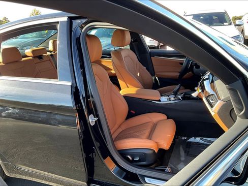 Used 2023 BMW 540i w/ Convenience Package RWD image 29