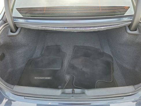 Used 2016 Dodge Charger SXT RWD image 9