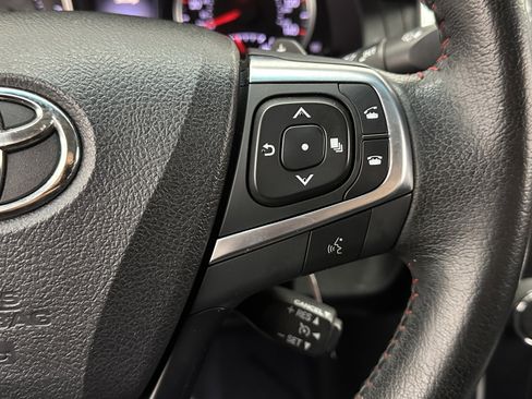 Used 2015 Toyota Camry XSE image 19