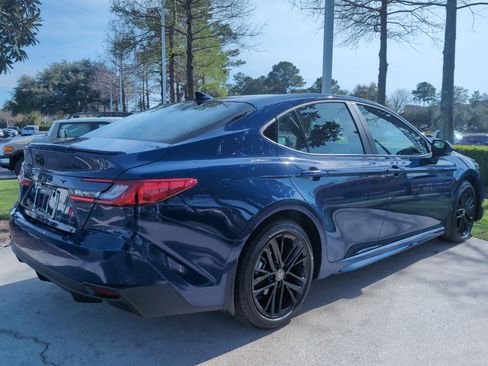 Used 2026 Toyota Camry SE image 10