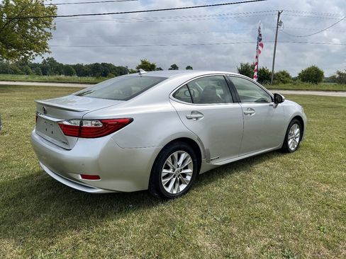 Used 2013 Lexus ES 300h w/ Luxury Pkg FWD image 6