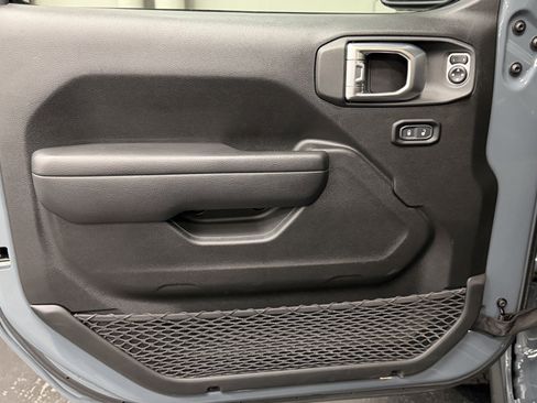 Used 2024 Jeep Wrangler Unlimited image 22