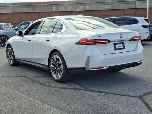 Certified 2025 BMW 530i xDrive w/ Premium Package image 4