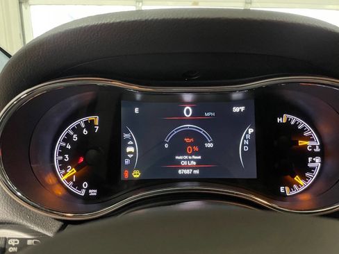 Used 2020 Jeep Grand Cherokee Laredo image 5